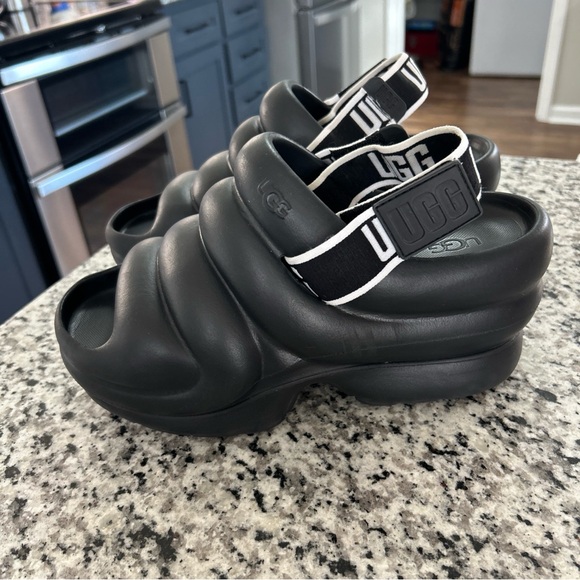 UGG Aww Yeah Black Women's Platform Sandals 1136762 size 8 - Picture 3 of 9